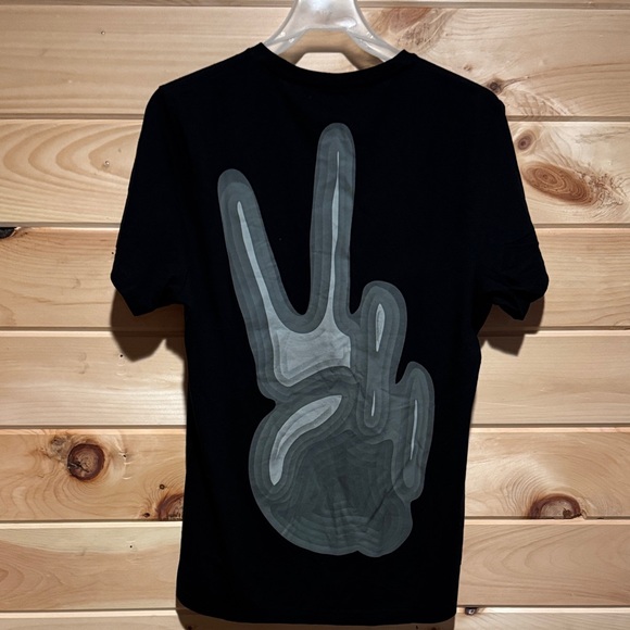 Dolorem Ipsum Black Tee with Gray Peace Sign Men's Size Small - Picture 1 of 5